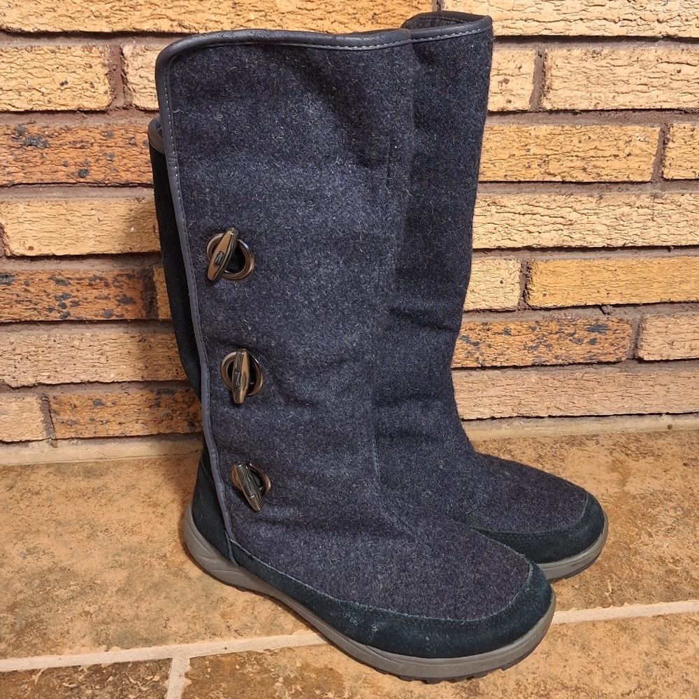 Lands' End Size 7 Dark Gray Boots with Toggle Closures
